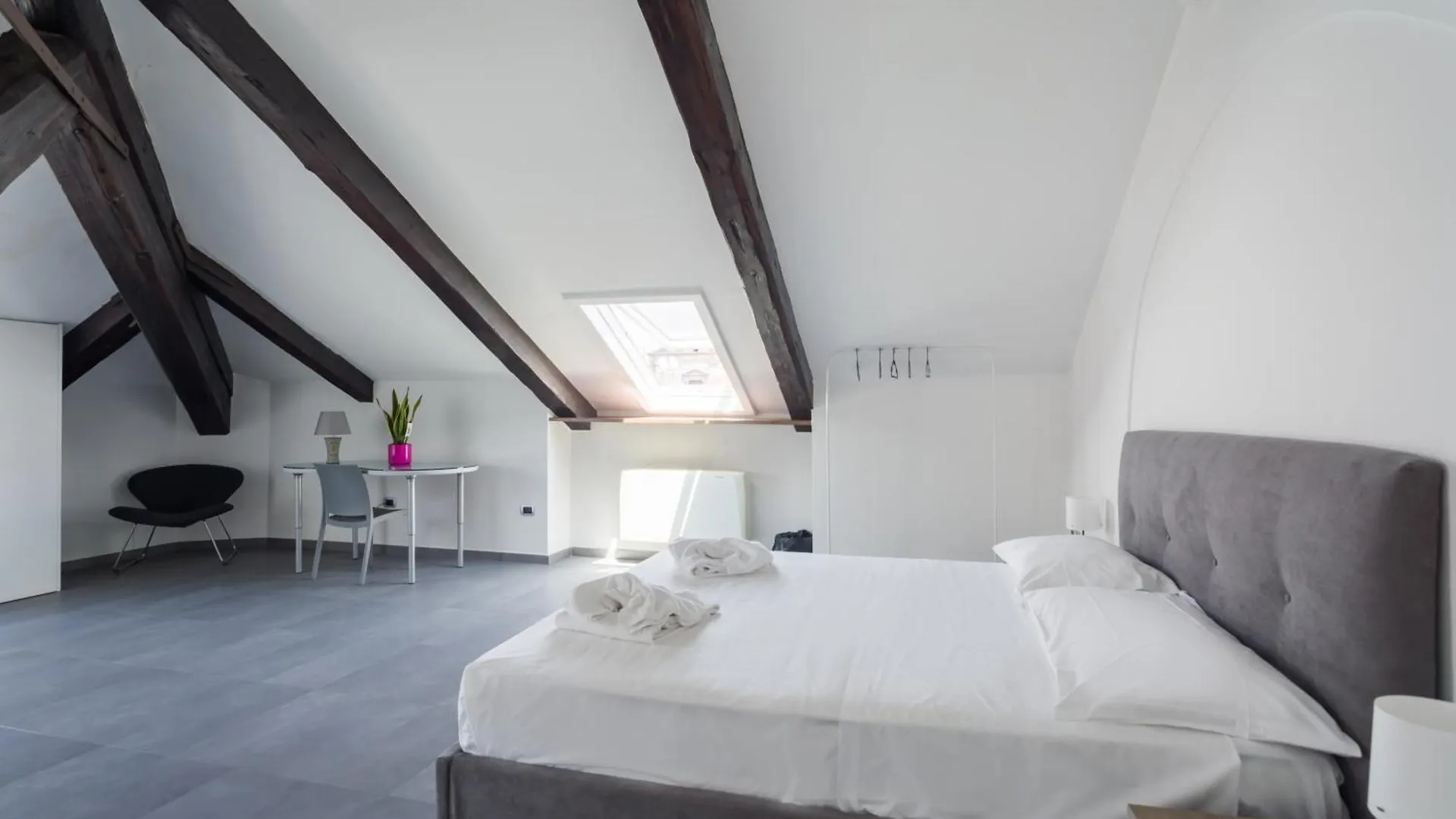 Duomo Loft In The City Centre By Dimorra Naples Apartment